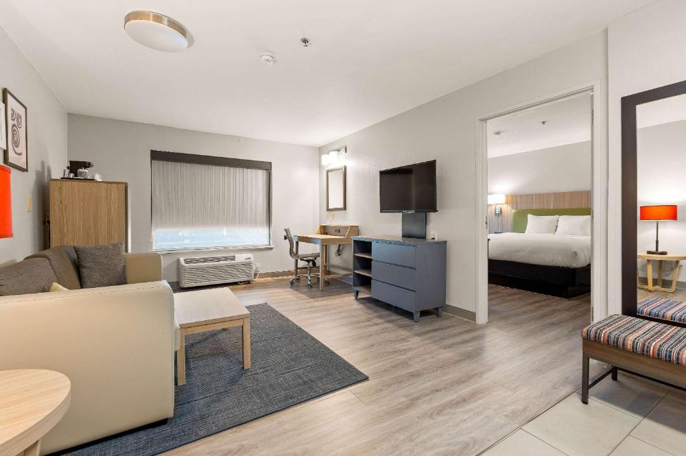 One-Bedroom King Suite interior